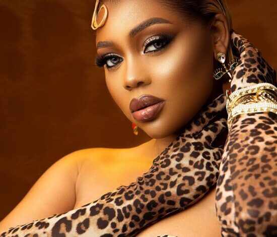 Cleo Ice Queen - I Am Her Mp3 Download